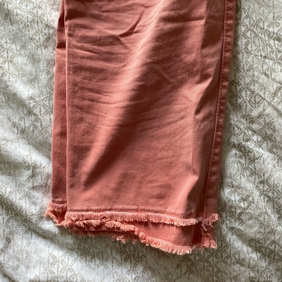 Pink Loft crop pants - Picture 3 of 5
